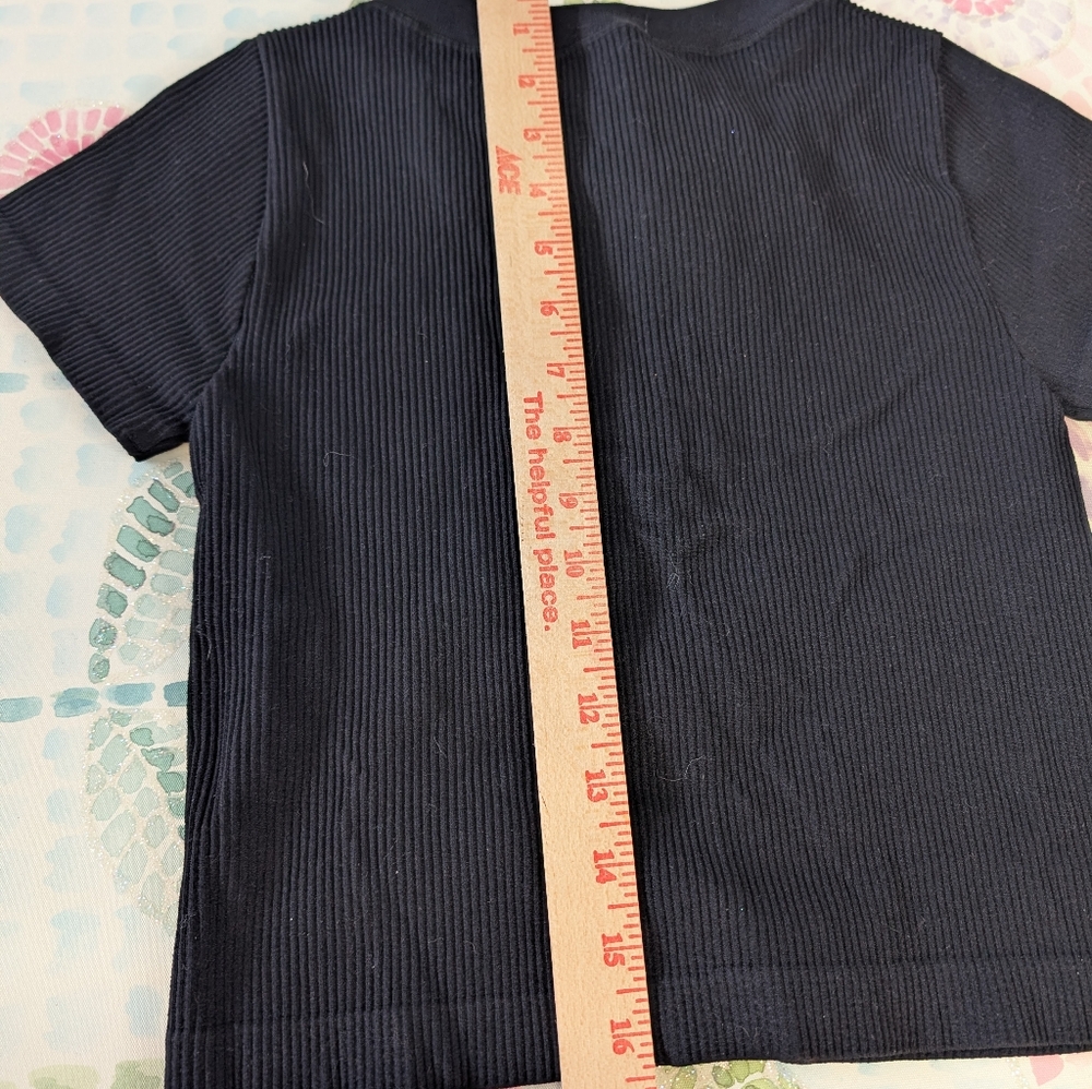 Crop Top Black Ribbed Lace-Up Short Sleeve Top Forever 21 Sz M NWT - Picture 4 of 4